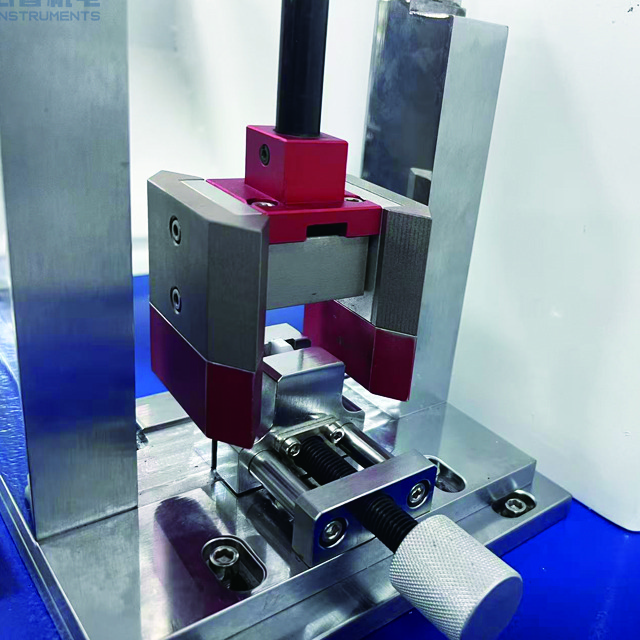 Máquina de prueba de resistencia al impacto Charpy IZOD de péndulo digital
